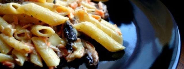 Penne cu somon și ciuperci