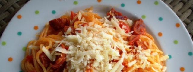 Spaghete picante cu chorizo