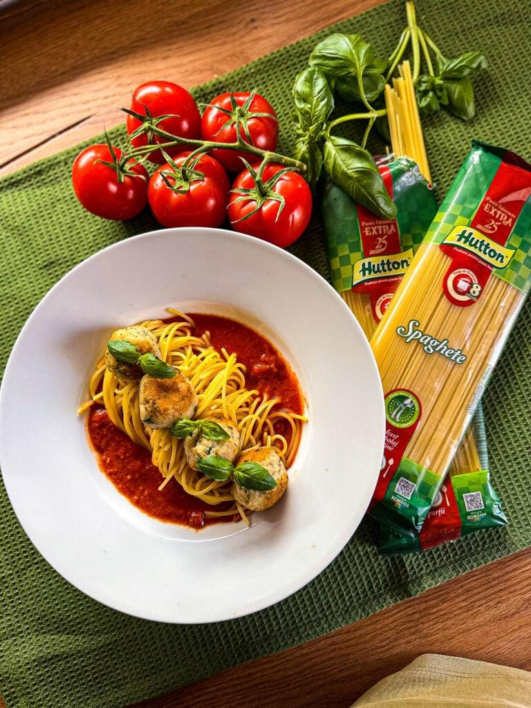 Spaghetti cu chifteluțe